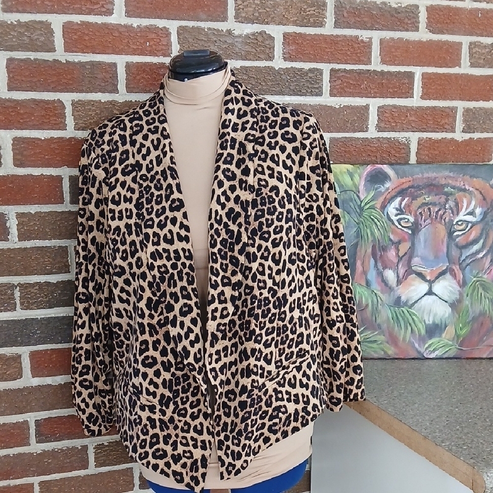 Chic Leopard Print Jacket - Picture 1 of 8